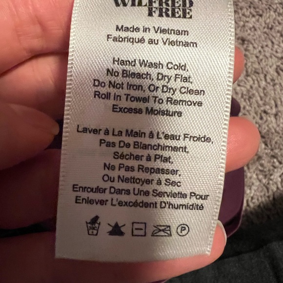 Aritzia Wilfred Free Long sleeve purple velour top. US S - Picture 4 of 5